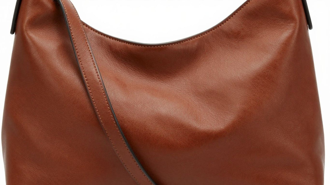 Eine stilvolle braune Leder-Hobo-Bag.